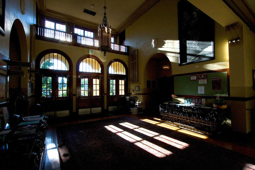 Hotel McMenamins Kennedy School Portland Exterior foto