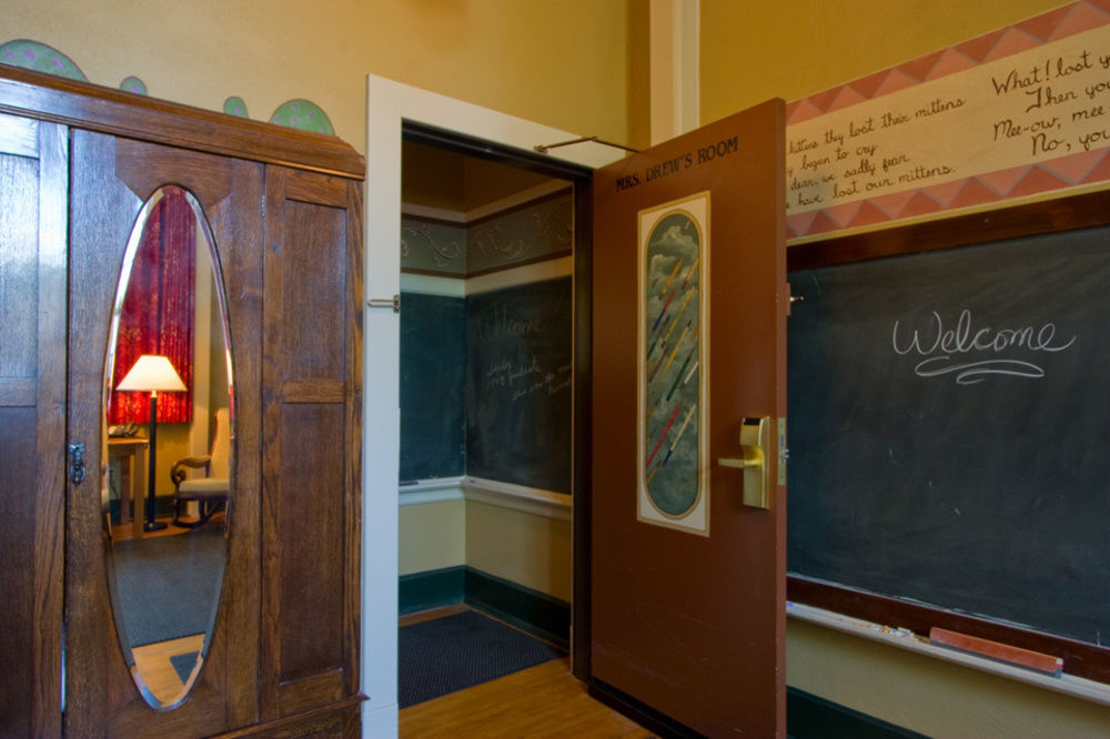 Hotel McMenamins Kennedy School Portland Exterior foto